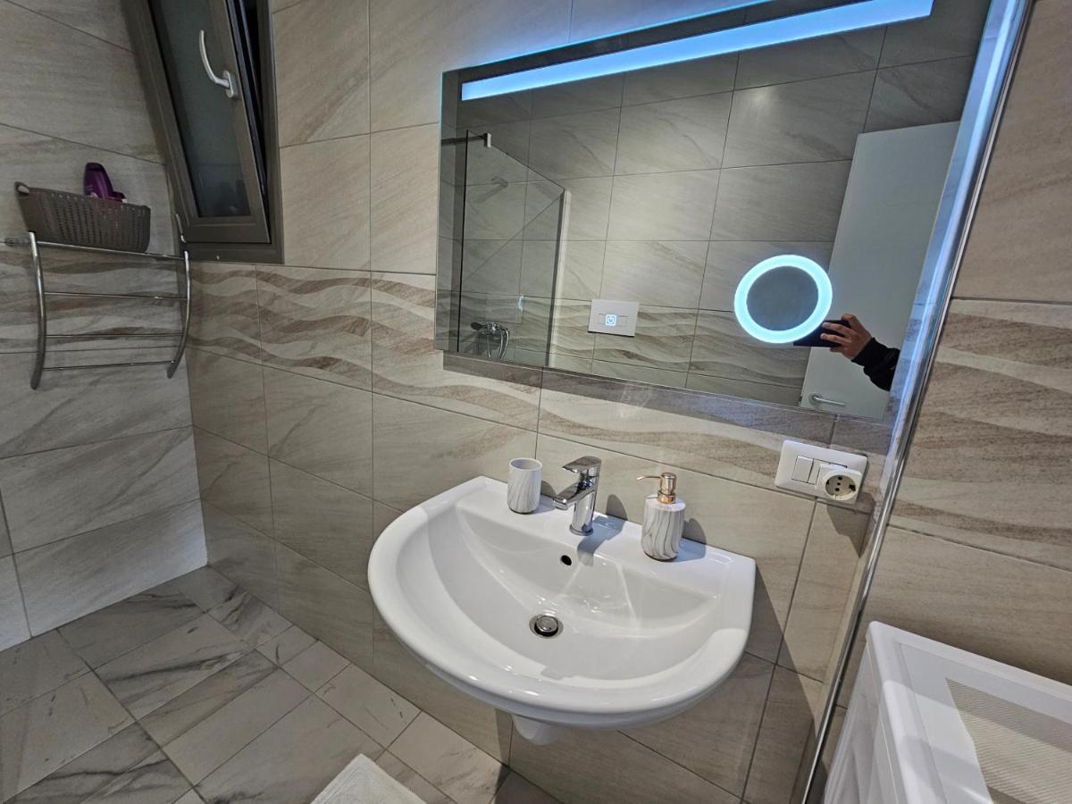 Tower Bridge Apartment Tirana Exterior photo